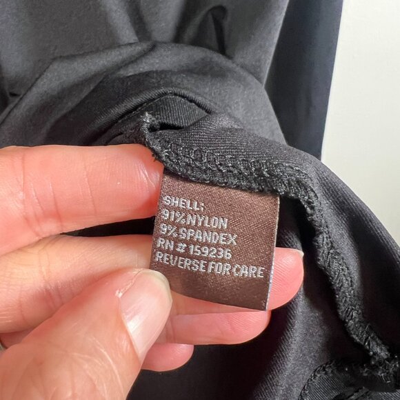 J. Mclaughlin Durham Ruffle Neck Top Size Large Black Catalina Cloth Travel Work - Picture 8 of 9